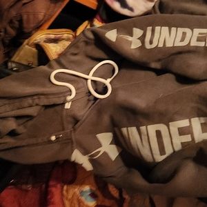 Underarmor hoodie
